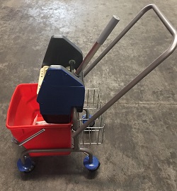 Carro de limpieza con cubo